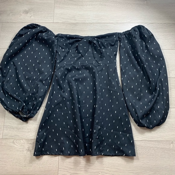 CHOOSY Bond Puff Sleeves Square Neckline Mini Dress - Picture 2 of 11